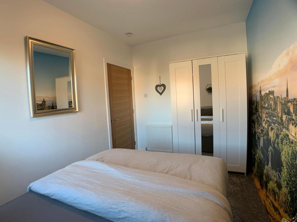 Maria- Bright And Modern City Center Apartment . Эдинбург Экстерьер фото