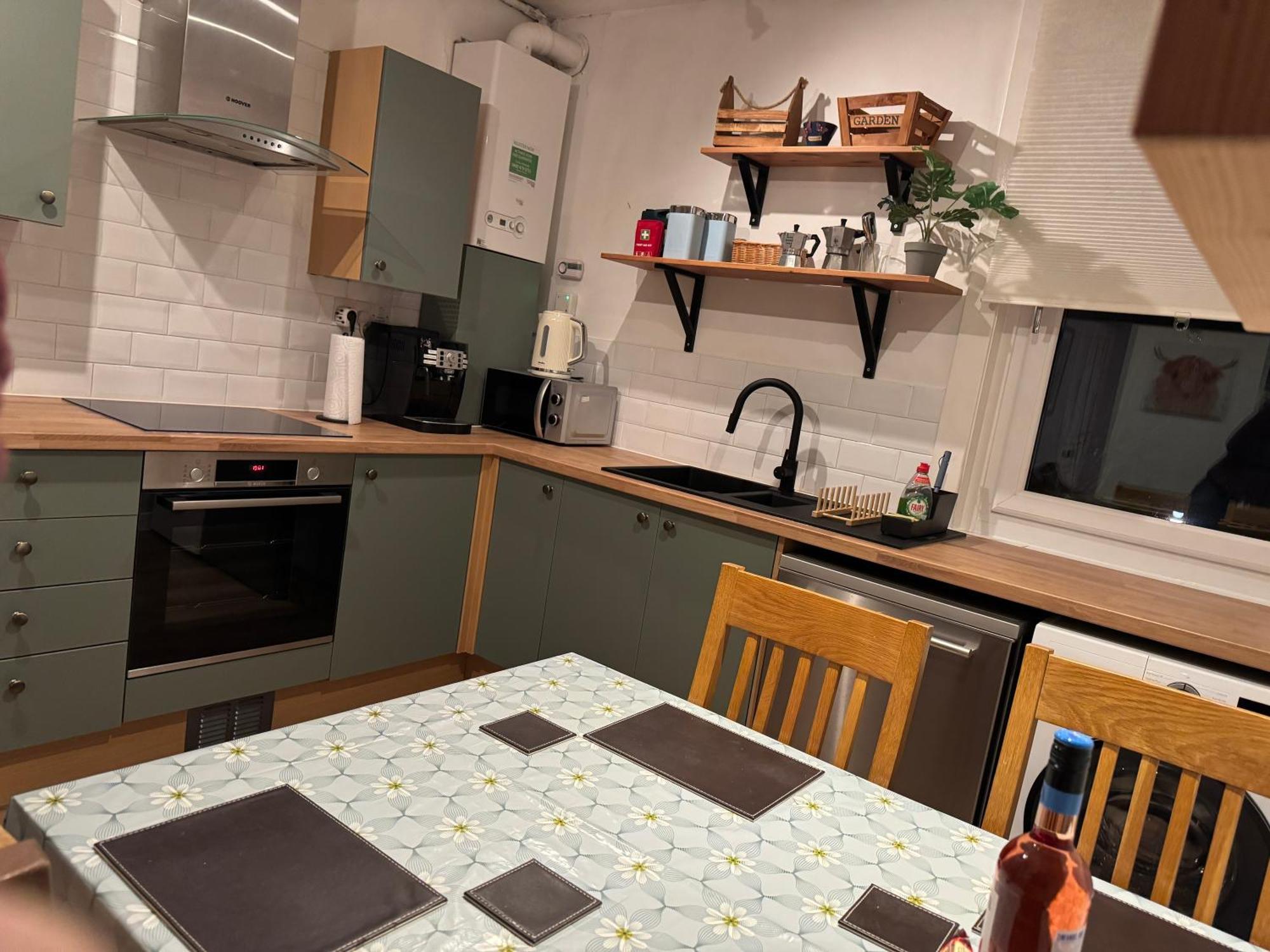 Maria- Bright And Modern City Center Apartment . Эдинбург Экстерьер фото